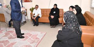 الرئيس السيسى يلتقى أهالى وسيدات قرية «الأبعادية» ويستمع إلى مطالبهم