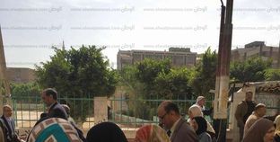 السيدات أمام لجنة جمال عبد الناصر بمنشأة ناصر