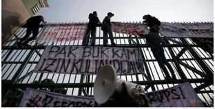 مظاهرات في إندونيسيا بسبب قانون يجرم الجنس قبل الزواج