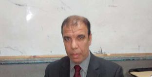 المستشار الدكتور ايهاب الروبي رئيس اللجنة الفرعية رقم ٢٧بمدرسة الايمان للتعليم الأساسي بالهرم