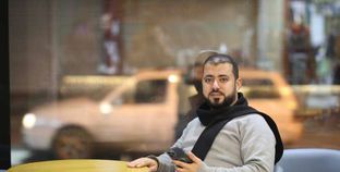 أحمد صالح ينتظر عودة الاتصالات في غزة للاطمئنان على عائلته