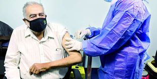 «الصحة» تواصل تطعيم المواطنين بالجرعة التعزيزية ضد «كورونا»