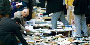 أحد أسواق بيع الكتب والروايات