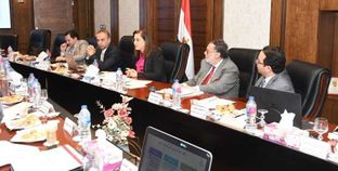 جانب من اجتماع بحث خطة تنمية الصعيد بحضور وزيرة التخطيط