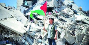 نازحو غزة يعودون إلى أطلال منازلهم
