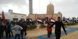 أهالى «الروضة» يحتفلون بإعادة تعميرها فى ساحة مسجد القرية