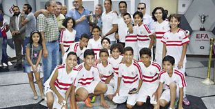 تشريفة الزمالك أثناء نقل «كأس مصر» إلى اتحاد الكرة