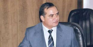 الدكتور احمد عزيز رئيس جامعة سوهاج
