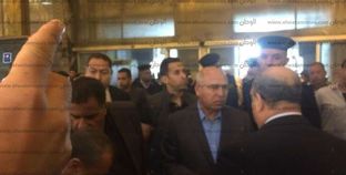 الوزير داخل محطة مصر