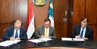 وزير البترول خلال توقيع اتفاقيتى التنقيب عن الغاز والبترول فى سيناء