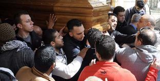 الأهالى أثناء تشييع جنازة الشاب المصرى