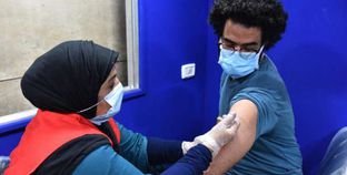 وزارة الصحة تواصل تطعيم المواطنين بلقاح «كورونا»