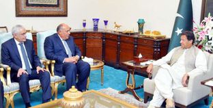 وزير الخارجية مع رئيس الوزراء الباكستاني