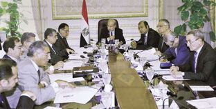 «إسماعيل» خلال اجتماعه بمجلس الوزراء