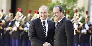 الرئيسان الروسى والفرنسى خلال لقائهما أمس