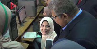 وزير التعليم العالي يتفقد تسجيل رغبات الطلاب بجامعة القاهرة