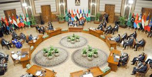 رؤساء الدول «المشاركون» خلال اجتماعهم بقمة «دول جوار السودان»