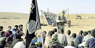 أنصار «داعش» يحتجزون بعض الرهائن «صورة أرشيفية»