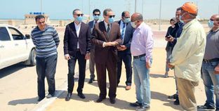 محافظ كفر الشيخ ونائبه يتابعان الإجراءات الخاصة بإغلاق مصيف بلطيم