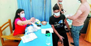حملات تطعيم المواطنين ضد فيروس كورونا مستمرة
