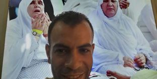 كريم محمد بائع ملابس الإحرام للحجاج