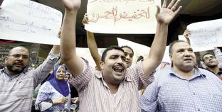 عمال غزل المحلة يرفضون تصريحات وزير القوى العاملة ويواصلون الاعتصام والإضراب