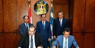 وزيرا البترول والمالية يشهدان أمس توقيع عقد طرح أسهم «إنبى» فى البورصة