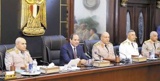 الرئيس خلال اجتماعه مع أعضاء المجلس الأعلى للقوات المسلحة