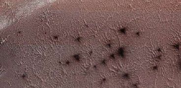 "ناسا" تنشر صور لـ"عناكب المريخ"