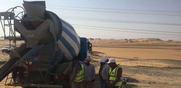 أعمال مشروع الربط الكهربائي بين مصر والسودان - أرشيفية