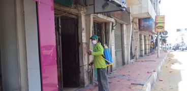 استمرار أعمال تطهير الشوارع الرئيسية والفرعية وأماكن التجمعات بسوهاج