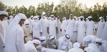 قادة الإمارات يشيعون رئيس الدولة خليفة بن زايد لمثواه الأخير