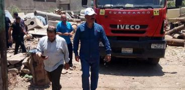 بالصور : السيطرة على حريق خط بوتامين بجراج حي ثان المحلة دون وقوع خسائر فى الأرواح
