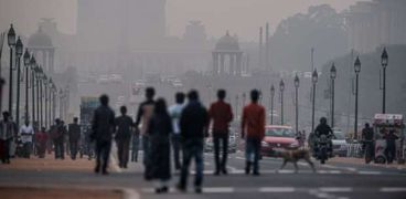 بالصور| الضباب الدخاني "الخطير" يخنق العاصمة الهندية