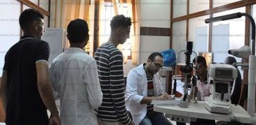 بدء توقيع الكشف الطبي الشامل على الطلاب الجدد بجامعة كفر الشيخ