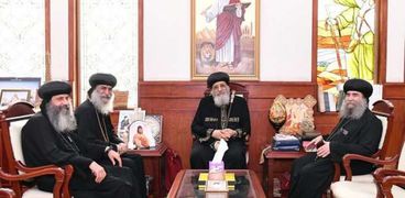 لقاء البابا تواضروس مع اللجنة المشرفة على إيبارشية نجع حمادي