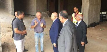 رئيس جامعة الزقازيق يتفقد أعمال الانشاءات لمستشفى الطوارئ