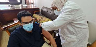 تطعيم كورونا بجامعة دمنهور