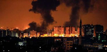 مقتل أسرة فلسطينية في غارة إسرائيلية على غزة