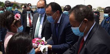 رئيسا وزراء مصر والسودان لدى زيارة الوفد المصري للخرطوم في أغسطس الماضي