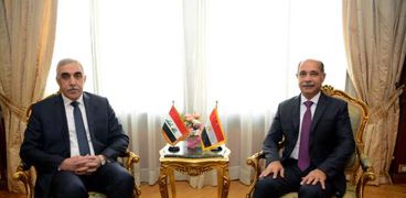 وزير الطيران المدني يلتقى سفير العراق للتحضير للجنة المصرية العراقية المشتركة