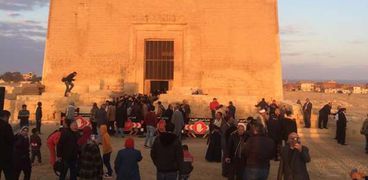 بالفيديو والصور| الفيوم تحتفل بتعامد الشمس على قدس الأقداس في معبد قصر قارون