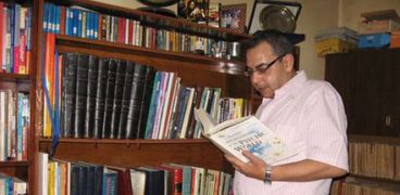 الكاتب والروائي الكبير أحمد خالد توفيق