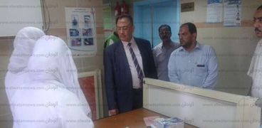 مدير التأمين الصحي بالشرقية يتفقد مستشفى المبرة بالزقازيق