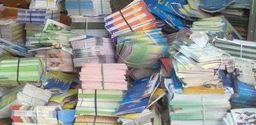 هجوم على قرار وزير التعليم بربط المصروفات بالحصول على الكتب المدرسية
