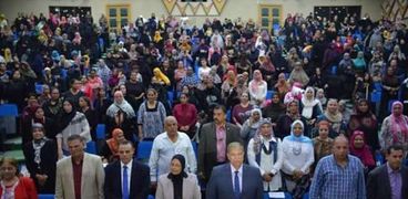 بالصور  محافظ الإسماعيلية يشهد احتفالية المجلس القومى للمرأة بتسليم 2000 شهادة أمان للسيدات