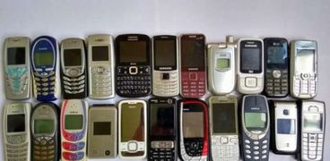 هواتف محمول قديمة - أرشيفية