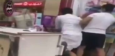 الاعتداء على مصري من كويتيين