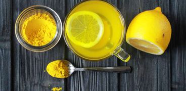ينشط عملية تجديد الخلايا..تعرف علي فوائد وأضرار عصير الليمون في رمضان