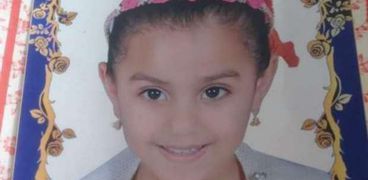 الطفلة روضة التي قتلت على يد عجوز في كفر الشيخ